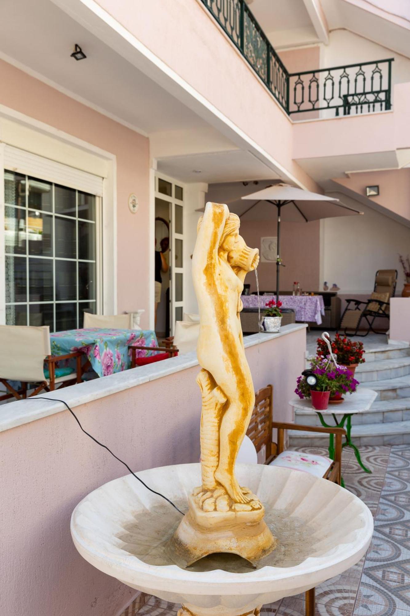 Corinth Spacious Apartment מראה חיצוני תמונה