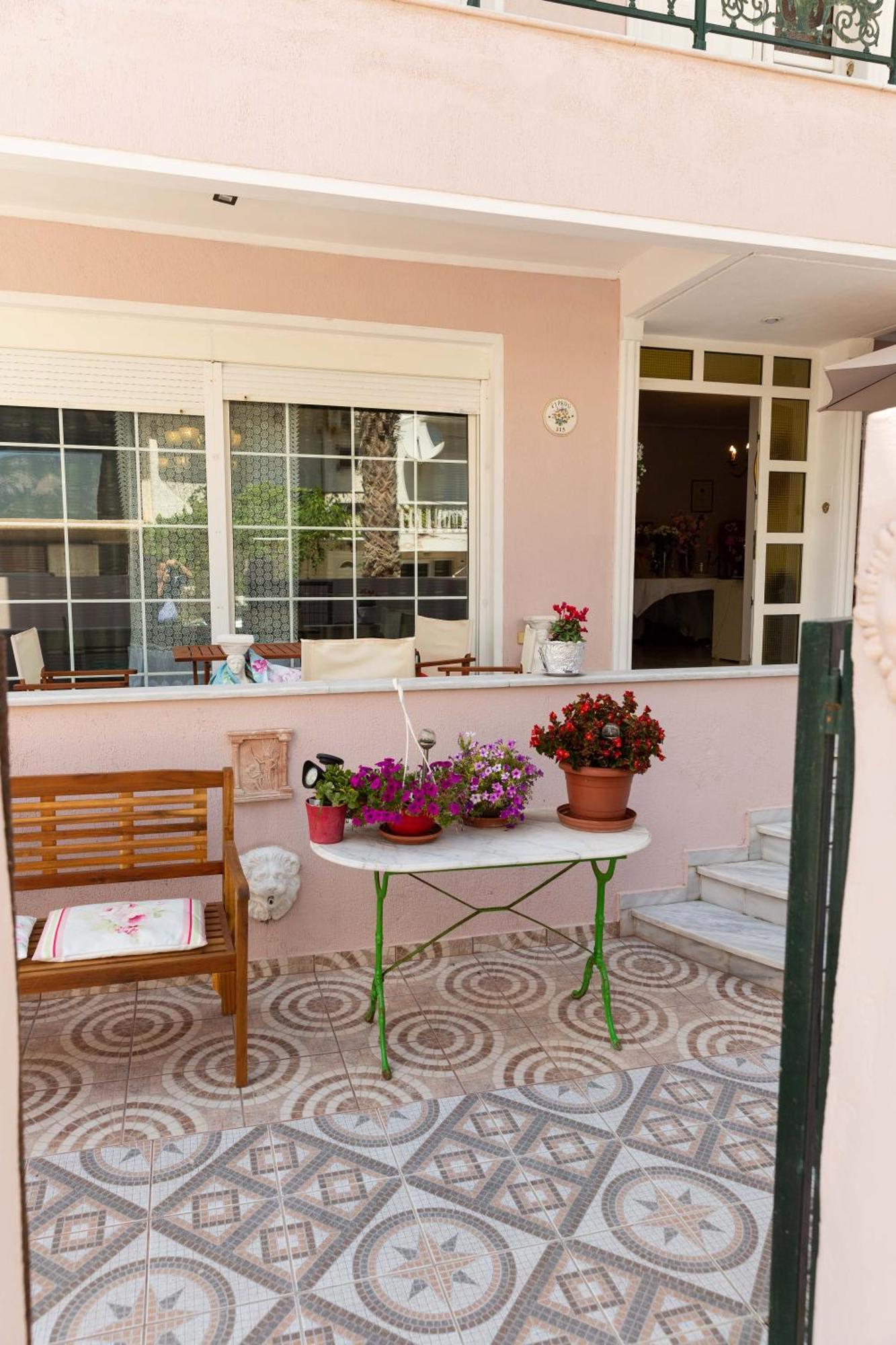 Corinth Spacious Apartment מראה חיצוני תמונה